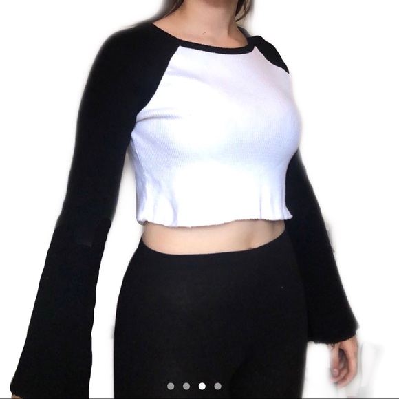 Forever 21 black and white cropped baseball tee - Picture 2 of 4